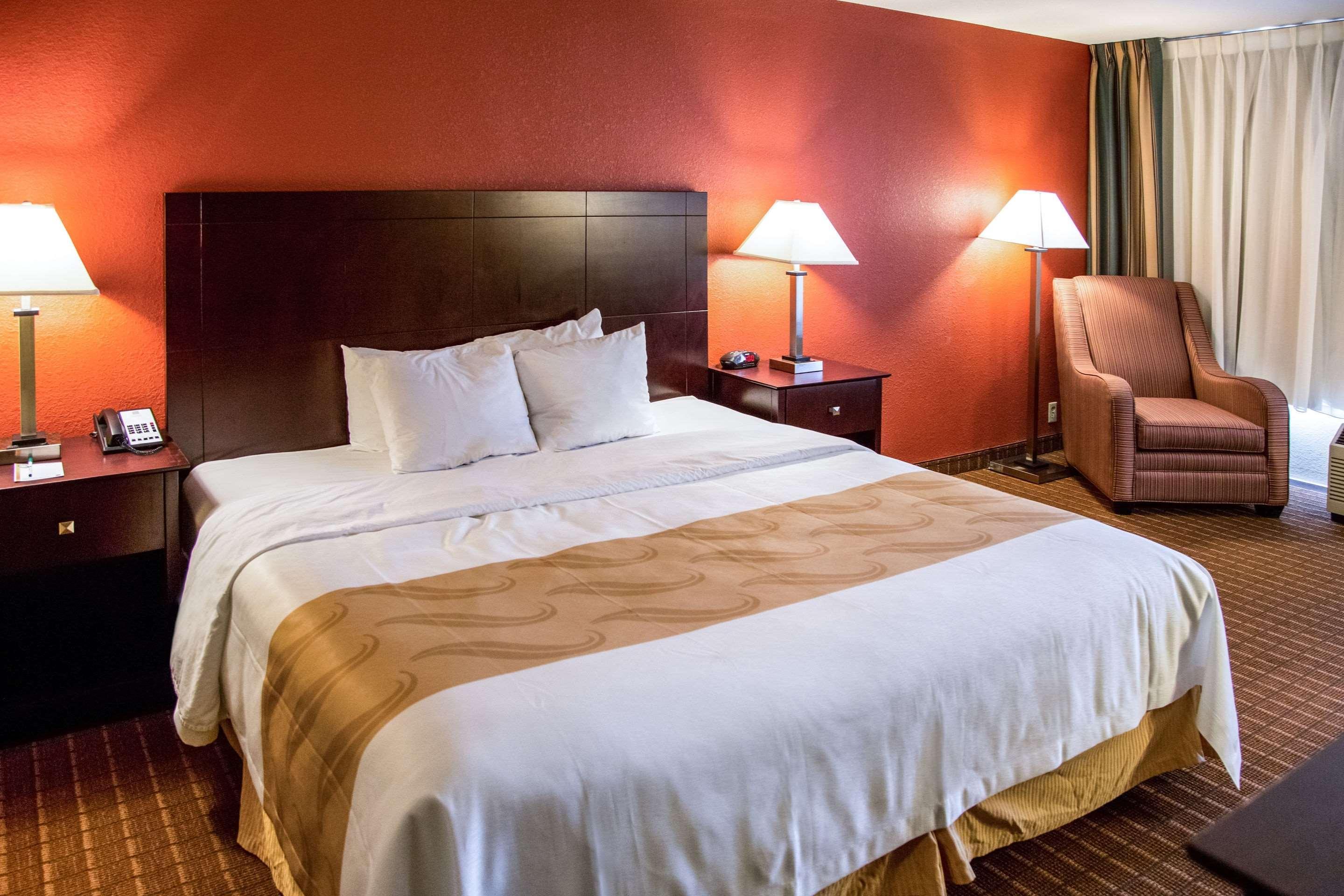 Quality Inn Fort Dodge Exterior photo
