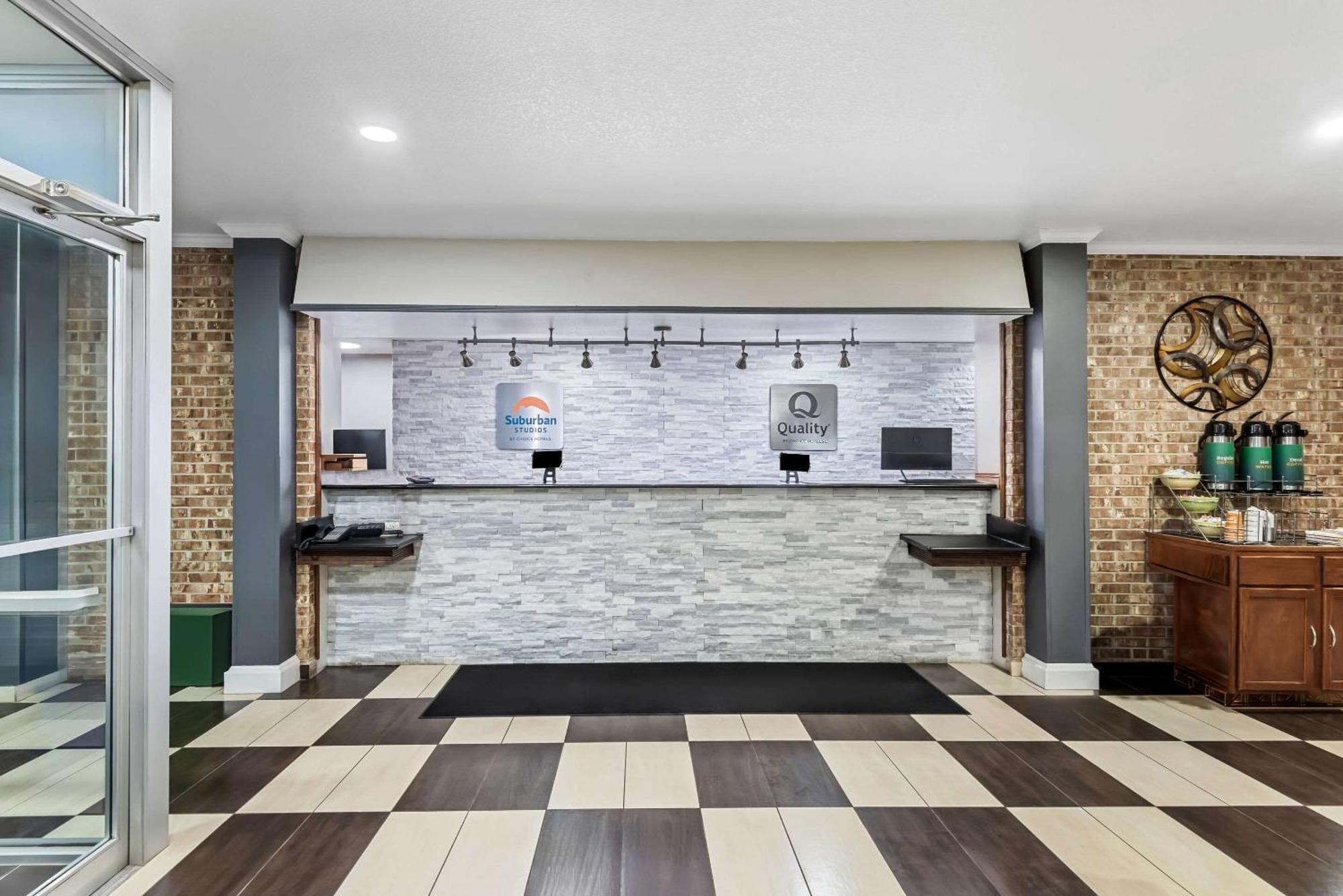 Quality Inn Fort Dodge Exterior photo
